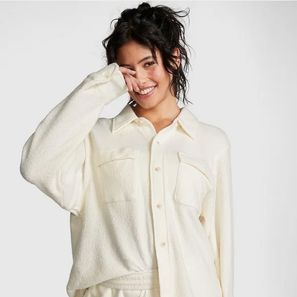 NWT! VICTORIA'S SECRET CREAMER REVERSE FLEECE SHACKET (XS - Picture 4 of 10
